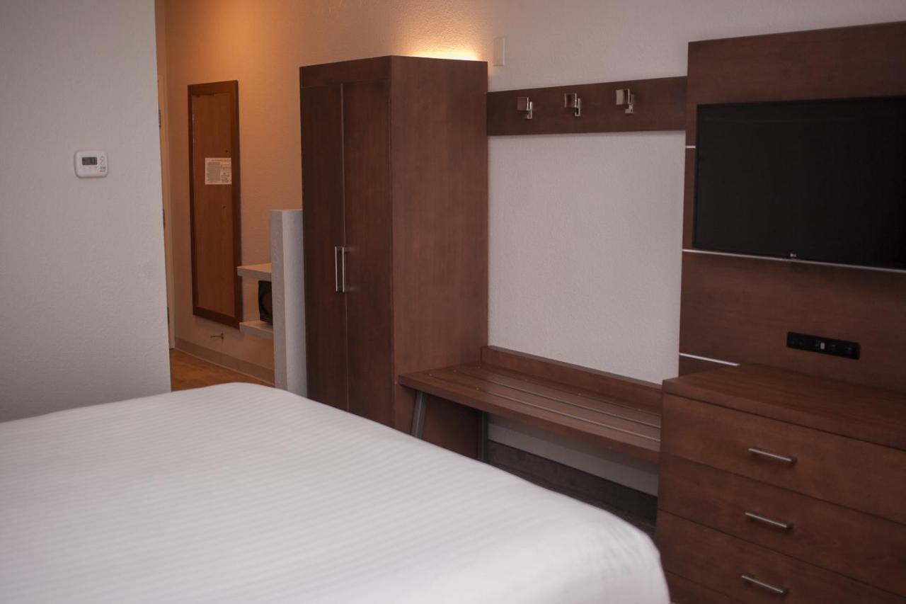 Holiday Inn Express & Suites Logan, An Ihg Hotel Zewnętrze zdjęcie