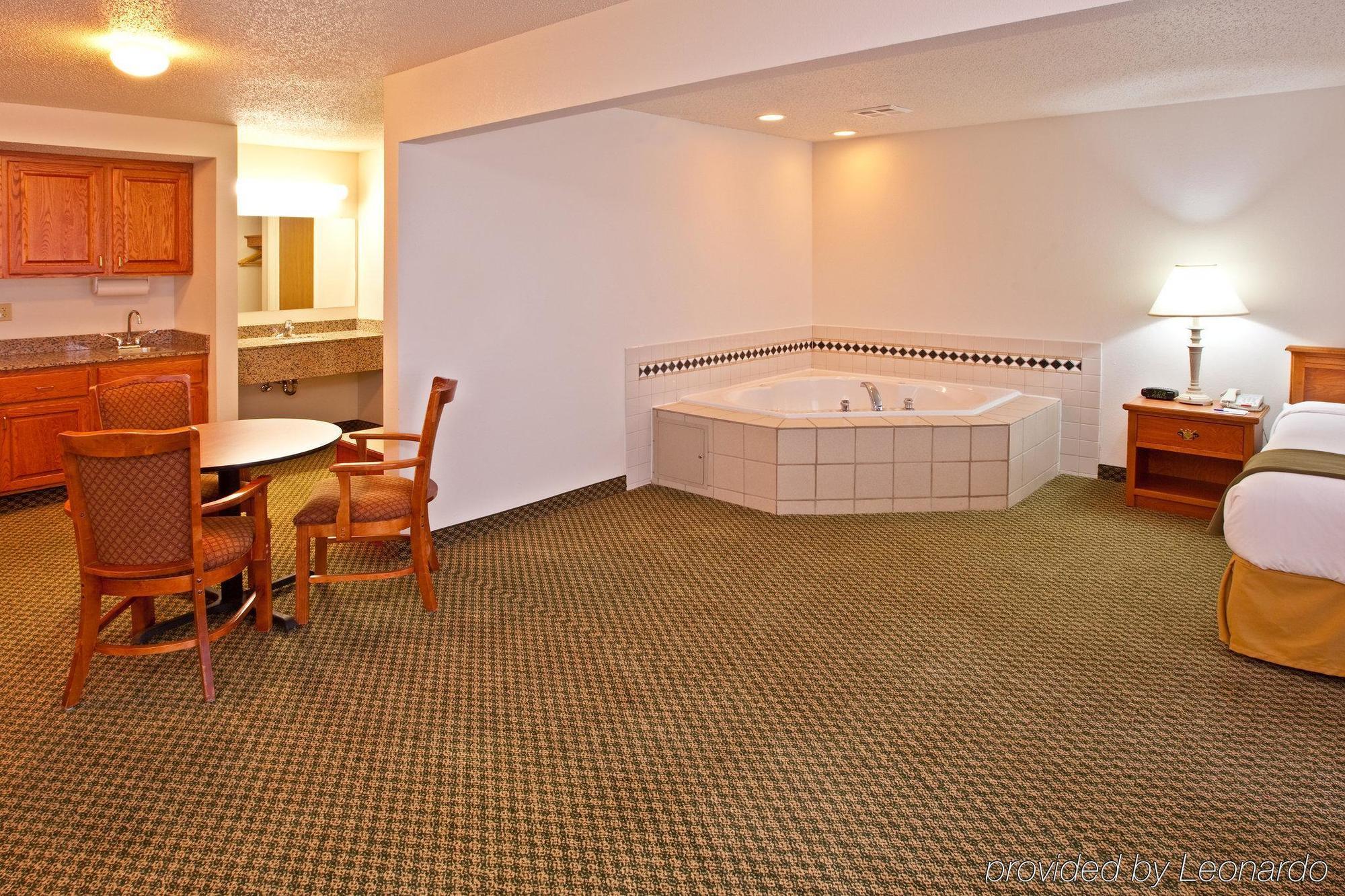 Holiday Inn Express & Suites Logan, An Ihg Hotel Pokój zdjęcie