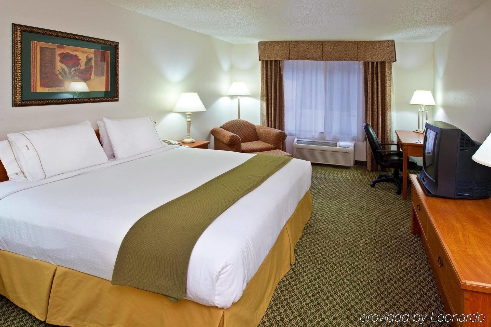 Holiday Inn Express & Suites Logan, An Ihg Hotel Zewnętrze zdjęcie