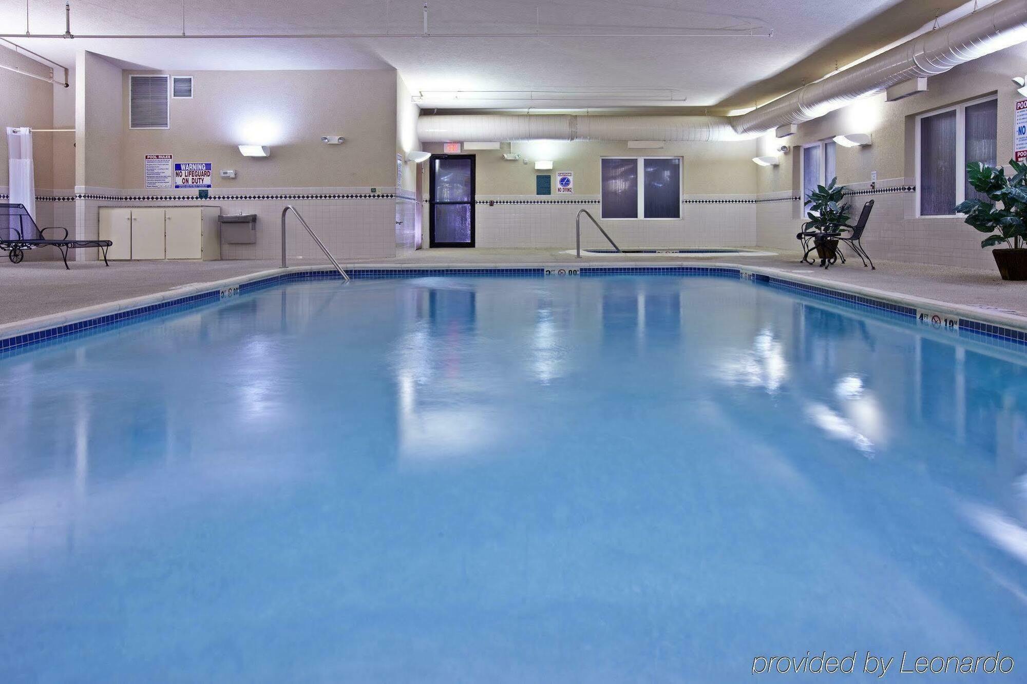Holiday Inn Express & Suites Logan, An Ihg Hotel Zewnętrze zdjęcie