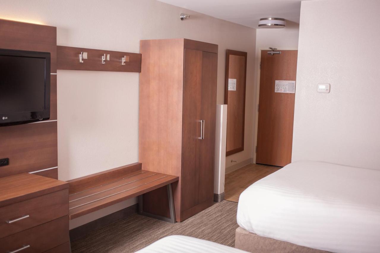 Holiday Inn Express & Suites Logan, An Ihg Hotel Zewnętrze zdjęcie